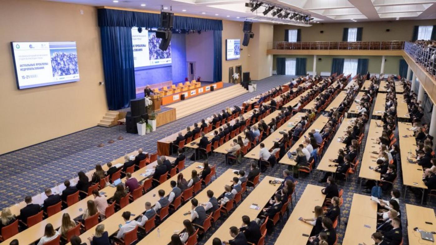 Молодые ученые БНТУ на престижном форуме в Санкт-Петербурге